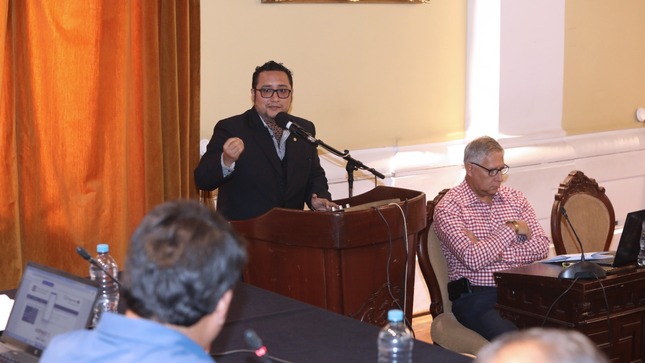 Concejo declara infundada reconsideración por vacancia de Arturo Fernández
