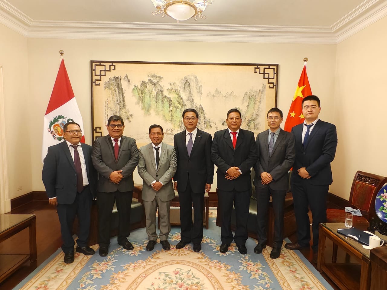 El gobernador regional de Loreto, Dr. René Chávez, el gerente general de Loreto, Econ. Javier Shupingahua Tangoa, junto con el gerente regional de Transporte y Comunicaciones, Dr. Juan Pio Flores Tang