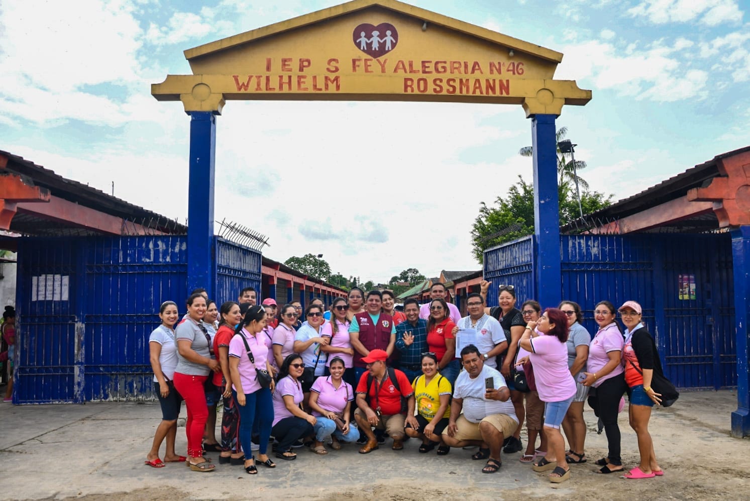 Comprometido con la educación de los loretanos, el gobernador regional, Dr. René Chávez Silvano, visitó el colegio Fe y Alegría 46 Wilhem Rossman