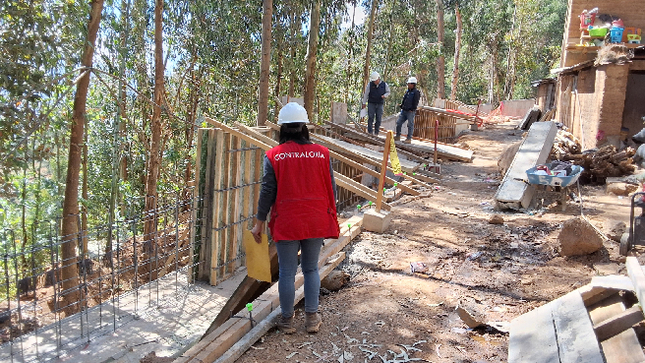 La Contraloría General recomendó a las autoridades del Gobierno Regional de Pasco adoptar las medidas necesarias para superar los riesgos advertidos en la obra de creación de pistas, veredas y escalinatas en el centro poblado de Huaylasjirca, del distrito de Yanahuanca, provincia Daniel Alcides Carrión. 