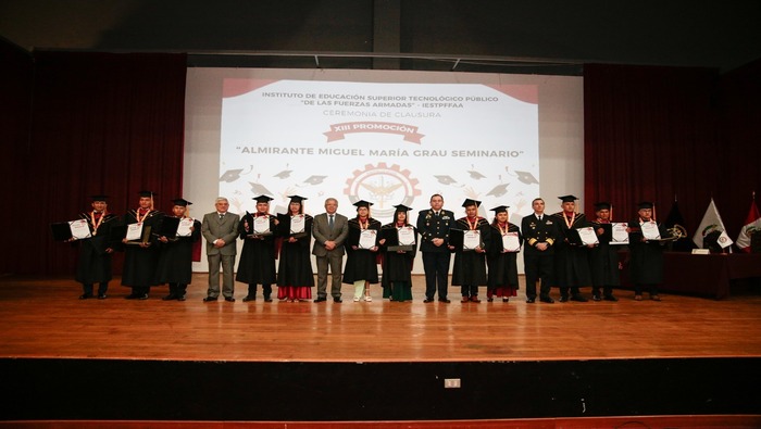Más de 120 jóvenes que sirvieron a la Patria culminaron su carrera en el Instituto Tecnológico de las FF. AA.