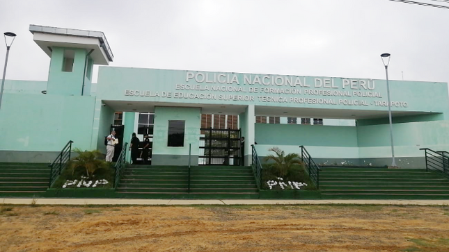 La Contraloría General supervisó el proceso de dotación de recursos y servicios básicos para la Escuela de Educación Superior Técnico Profesional de la Policía Nacional del Perú en Tarapoto y detectó situaciones adversas que comprometen el logro de los objetivos de desempeño y operatividad de la escuela.