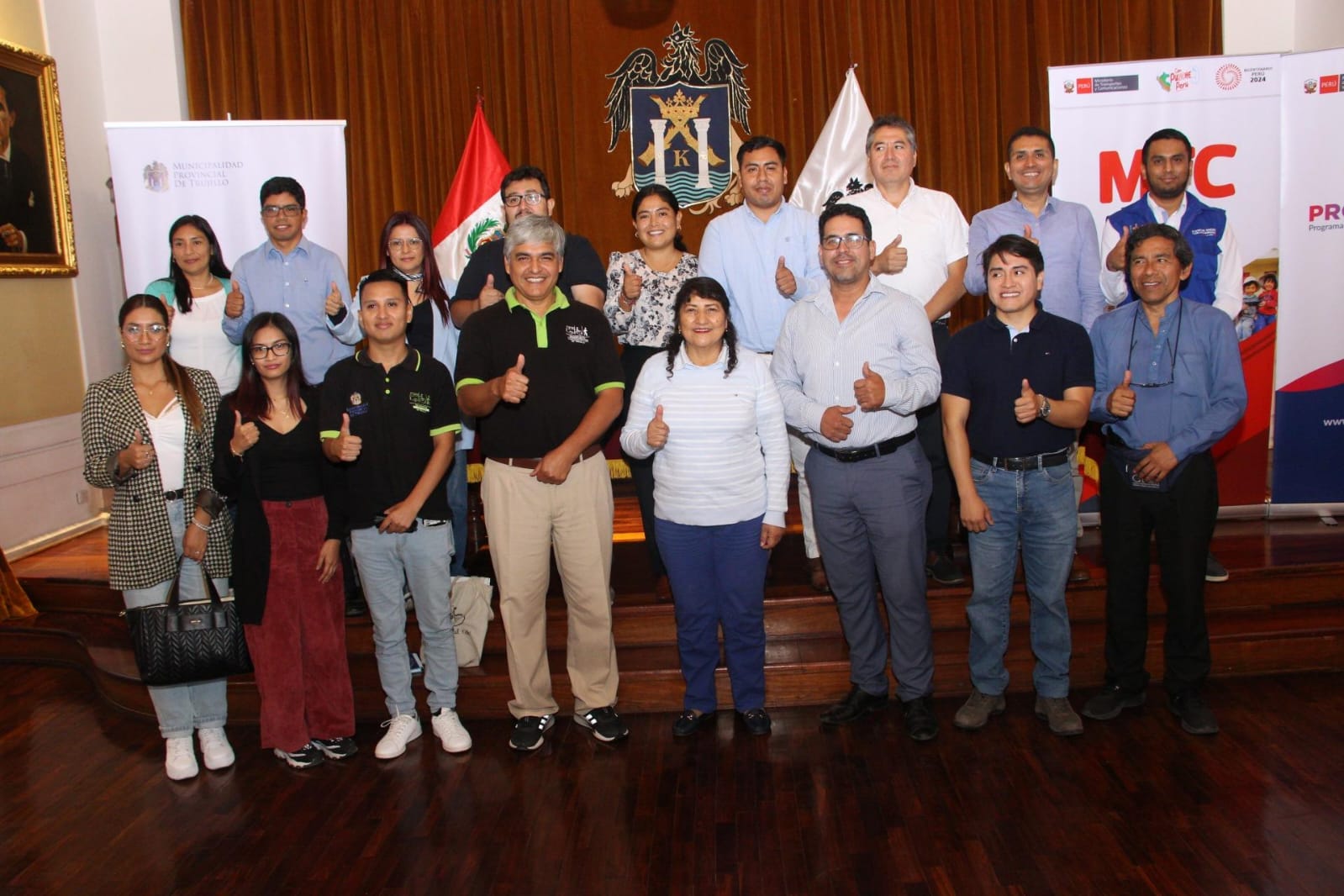 FOTO OFICIAL