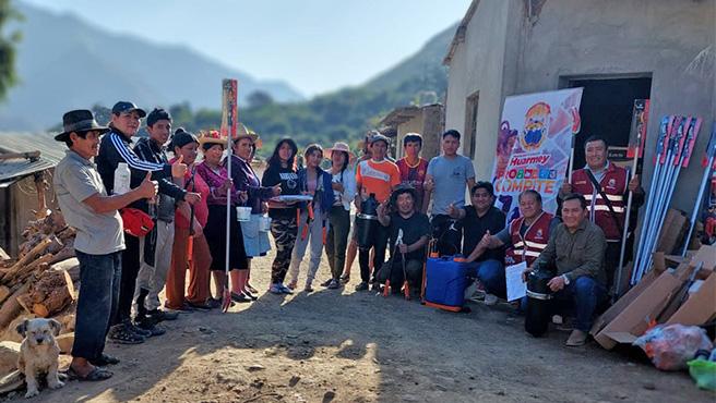 Se realizó la entrega de mochilas fumigadores, insumos y accesorios a la Asociación Gota del Valle de Santa Rosa de Lampi de Cochapeti