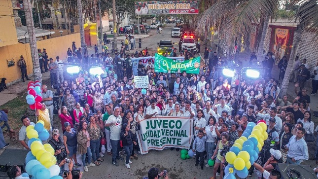 Colocan primera piedra