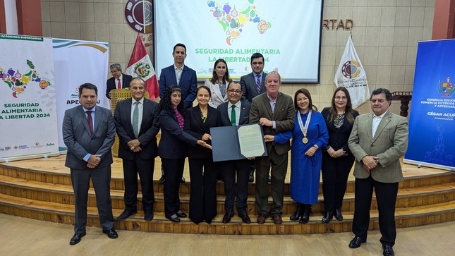 Firman declaratoria de La Libertad en el Foro Académico Empresarial de Seguridad Alimentaria 2024
