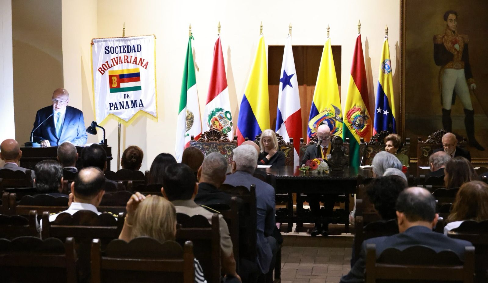 Orador Embajador Mario López Chávarri