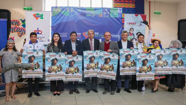 Fotografía protocolar del Lanzamiento Regional de Expo Perú Los Andes - Junín