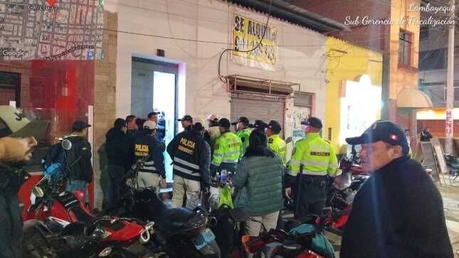 POLICÍA Y SERENAZGO FISCALIZACIÓN REALIZAN OPERATIVOS EN LOCALES NOCTURNOS elías aguirre 140