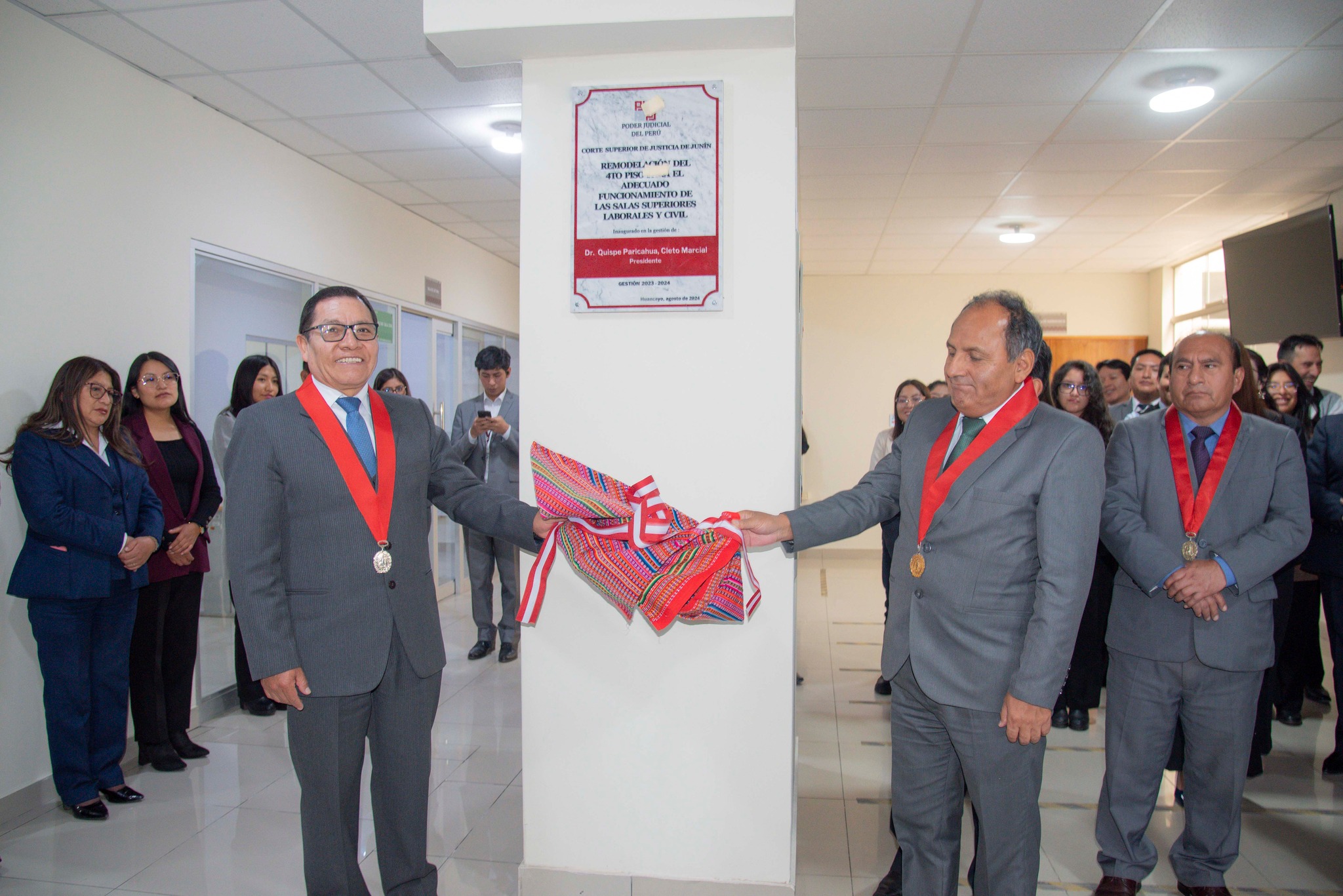 Salas superiores laborales, penales y civil con ambientes remodelados