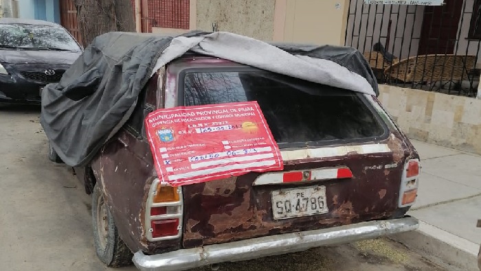 Auto abandonado