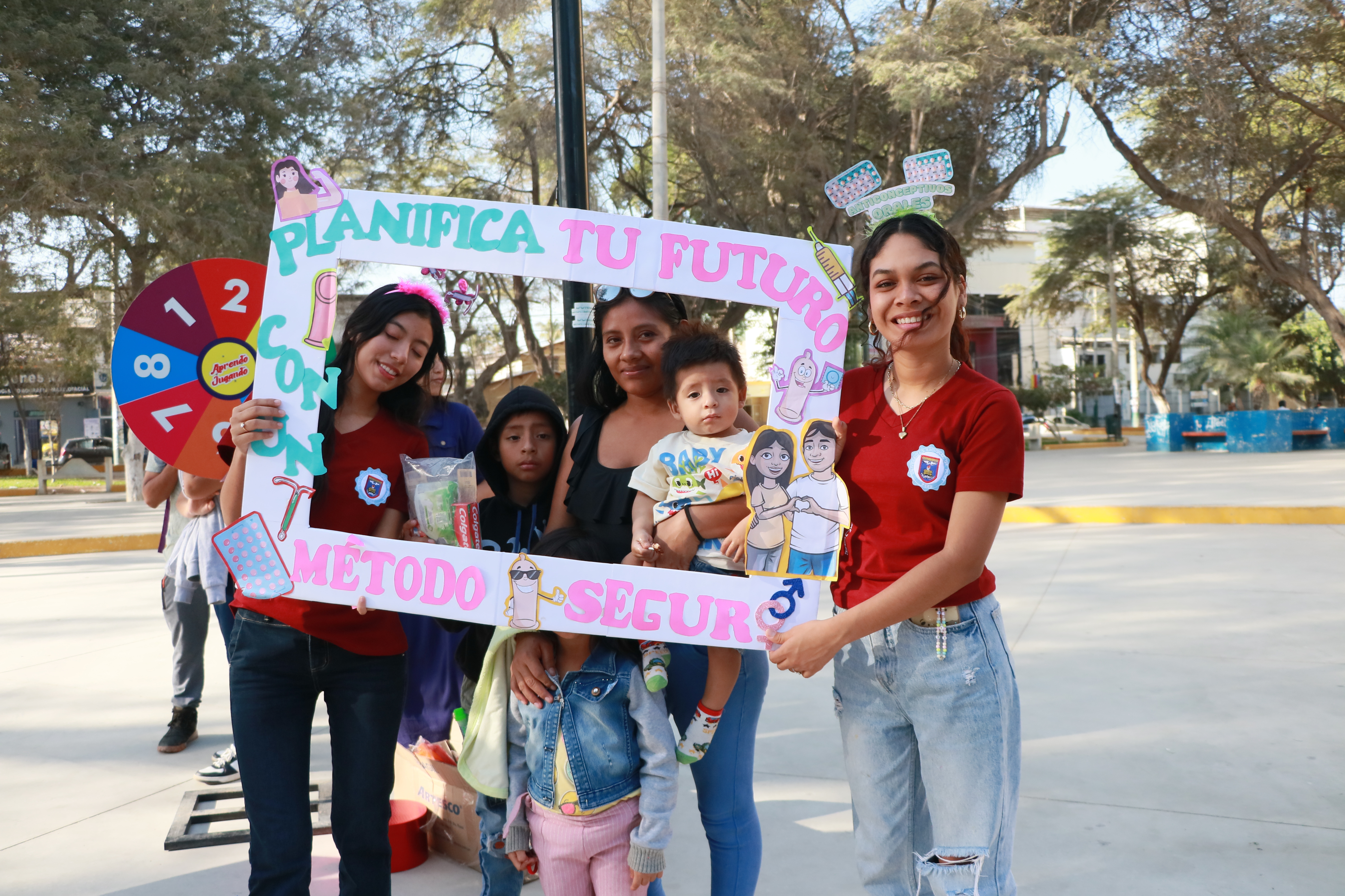 El evento estuvo a cargo del equipo de la Estrategia de Salud Sexual y Reproductiva de la Dirección Ejecutiva de Intervención Sanitaria Integral en trabajo articulado con las alumnas de la especialista de obstetricia de la Universidad Nacional de Piura.
