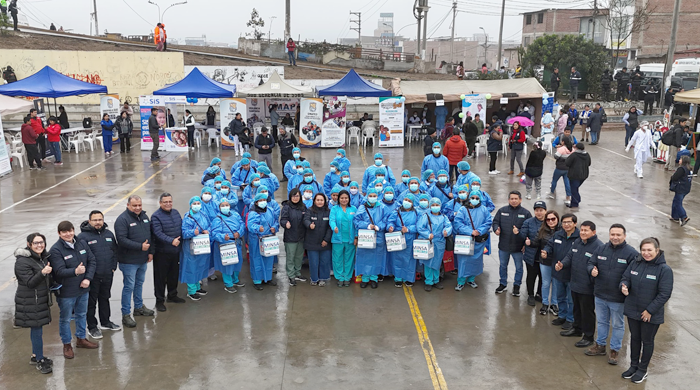 Más de 700 personas atendidas por la Diris Lima sur en gran campaña de salud frente a las bajas temperaturas en Villa El Salvador