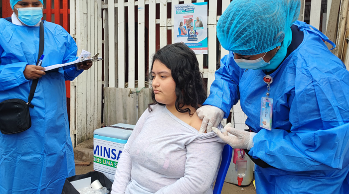Más de 700 personas atendidas por la Diris Lima sur en gran campaña de salud frente a las bajas temperaturas en Villa El Salvador