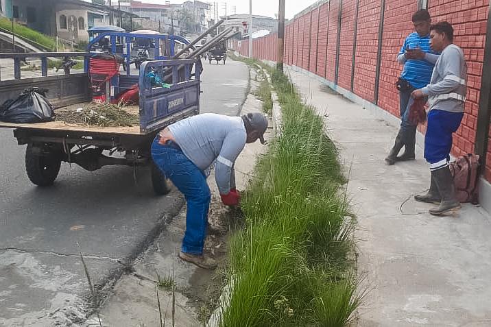 Objetivo de prevenir inundaciones y mantener en óptimas condiciones las calles del distrito