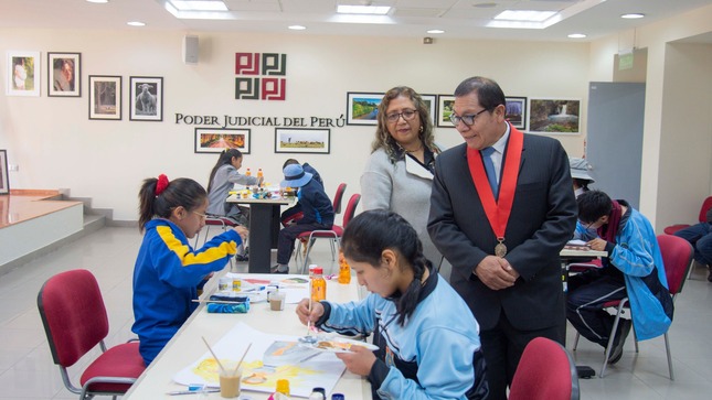 Estudiantes participaron en pinceladas de justicia