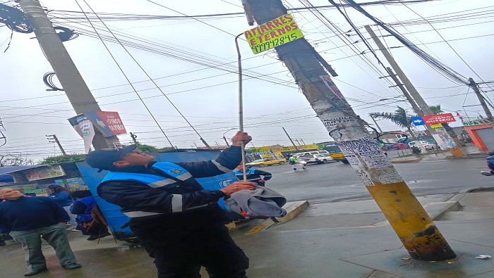Gerencia de fiscalizaci贸n y control realiza operativo contra la contaminaci贸n visual en Huaral