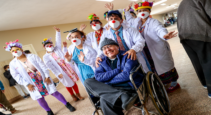 Pacientes del hospital Rebagliati de EsSalud disfrutan de risoterapia gracias a “médicos clowns”