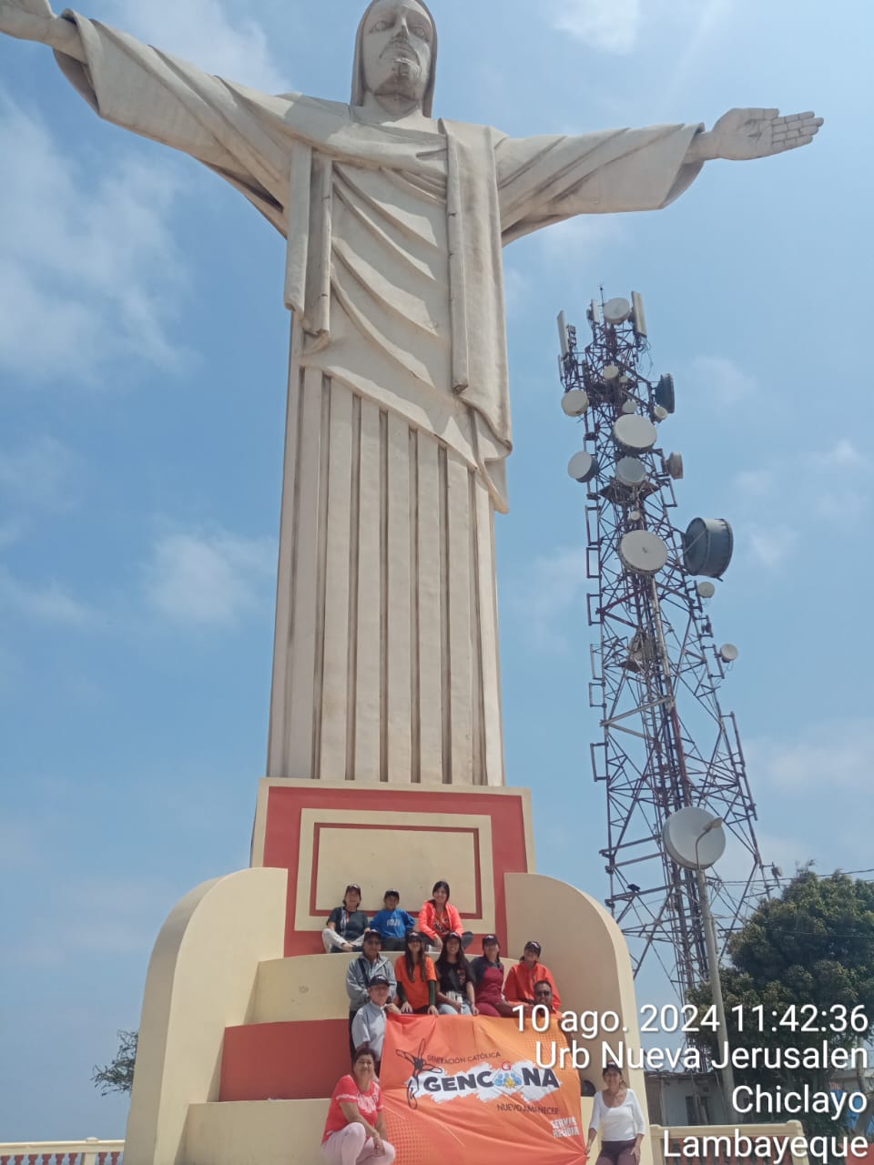 delegación de ecuatorianos visita Cristo Redentor