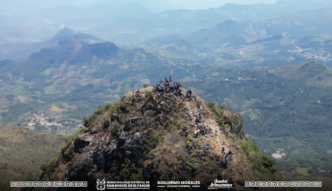 Descubre y vive la aventura de llegar hasta la cima