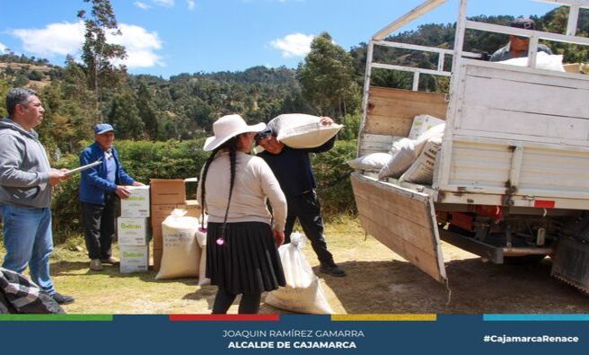 π La Municipalidad Provincial de Cajamarca comenzΓ³ el reparto trimestral de alimentos, beneficiando a 11,173 personas del programa de Comedores Populares.
πΏ Se entregaron raciones de arroz, conservas de pescado, trigo, aceite, lentejas y habas, asegurando una dieta balanceada.
π€π» El subgerente de Programas Sociales, Robert Ventura ChuquilΓn, destacΓ³ los esfuerzos para cumplir con la entrega en tiempo.
π§π»βπ³Las madres de los comedores agradecieron al alcalde JoaquΓn RamΓrez por el apoyo constante.