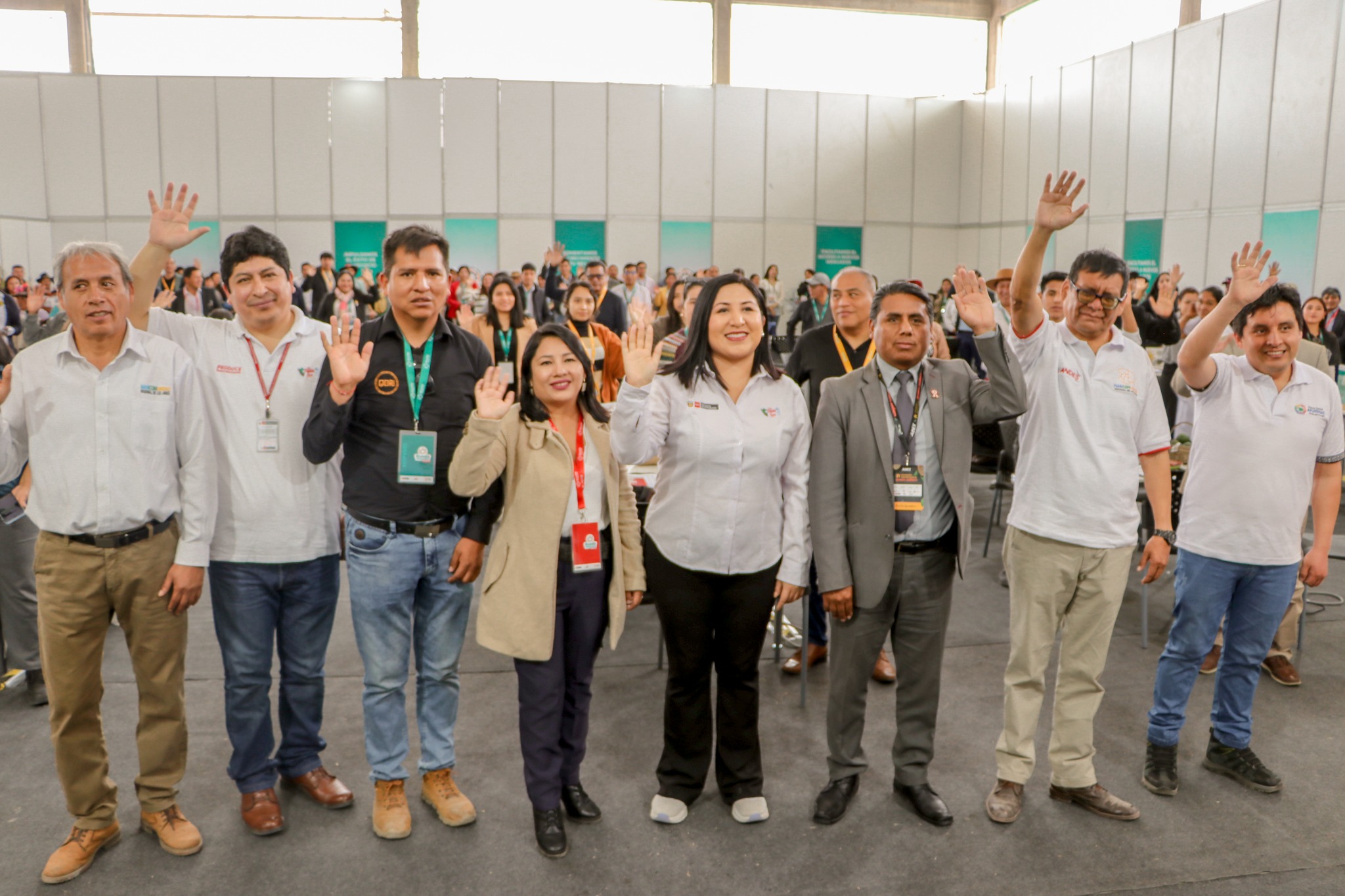 Fotografía Protocolar de la Rueda de Negocios Nacional.