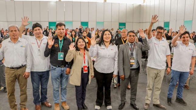 Fotografía Protocolar de la Rueda de Negocios Nacional.