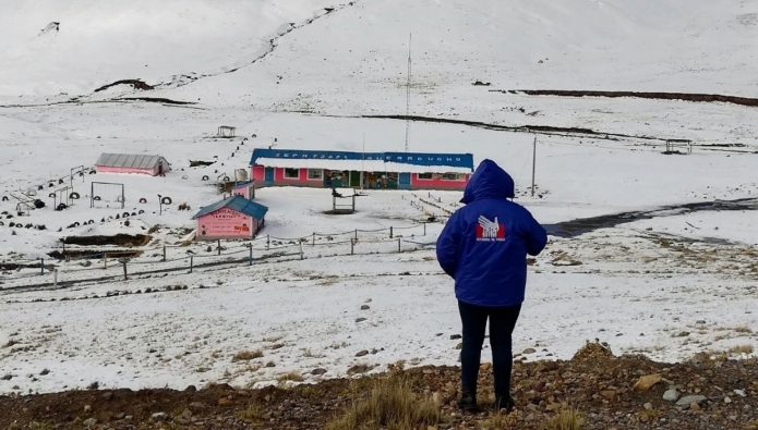 La Defensoría del Pueblo advierte que más de 824 mil personas en todo el territorio nacional podrían verse afectadas en su integridad y en sus medios de subsistencia, debido a la baja ejecución de los presupuestos que han sido destinados para mitigar los efectos de las heladas y friaje.