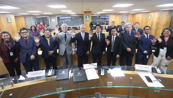 Peruanos en el extranjero tendrán facilidades para tramitar duplicados y revalidación de licencias de conducir