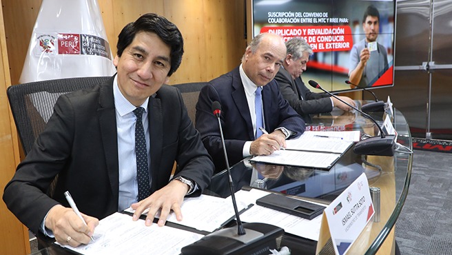 Peruanos en el extranjero tendrán facilidades para tramitar duplicados y revalidación de licencias de conducir