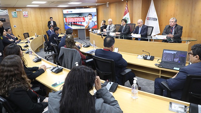 Peruanos en el extranjero tendrán facilidades para tramitar duplicados y revalidación de licencias de conducir