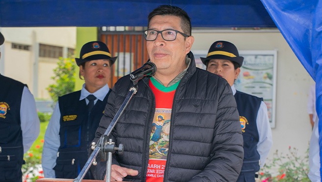 Regidora Nelly García Maldonado, participó del izamiento del pabellón nacional y bandera provincial de Huarmey.