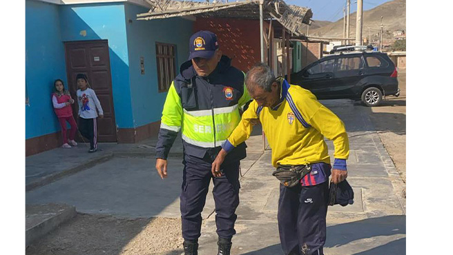 El personal de Serenazgo de la Municipalidad Provincial de Huarmey ayudó de manera oportuna a un adulto mayor.