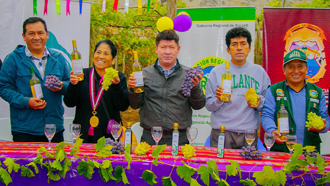 Municipalidad de Huarmey  participa del lanzamiento oficial del vino seco y semiseco “Ampanú”, en el centro poblado Ampanú - valle Culebras