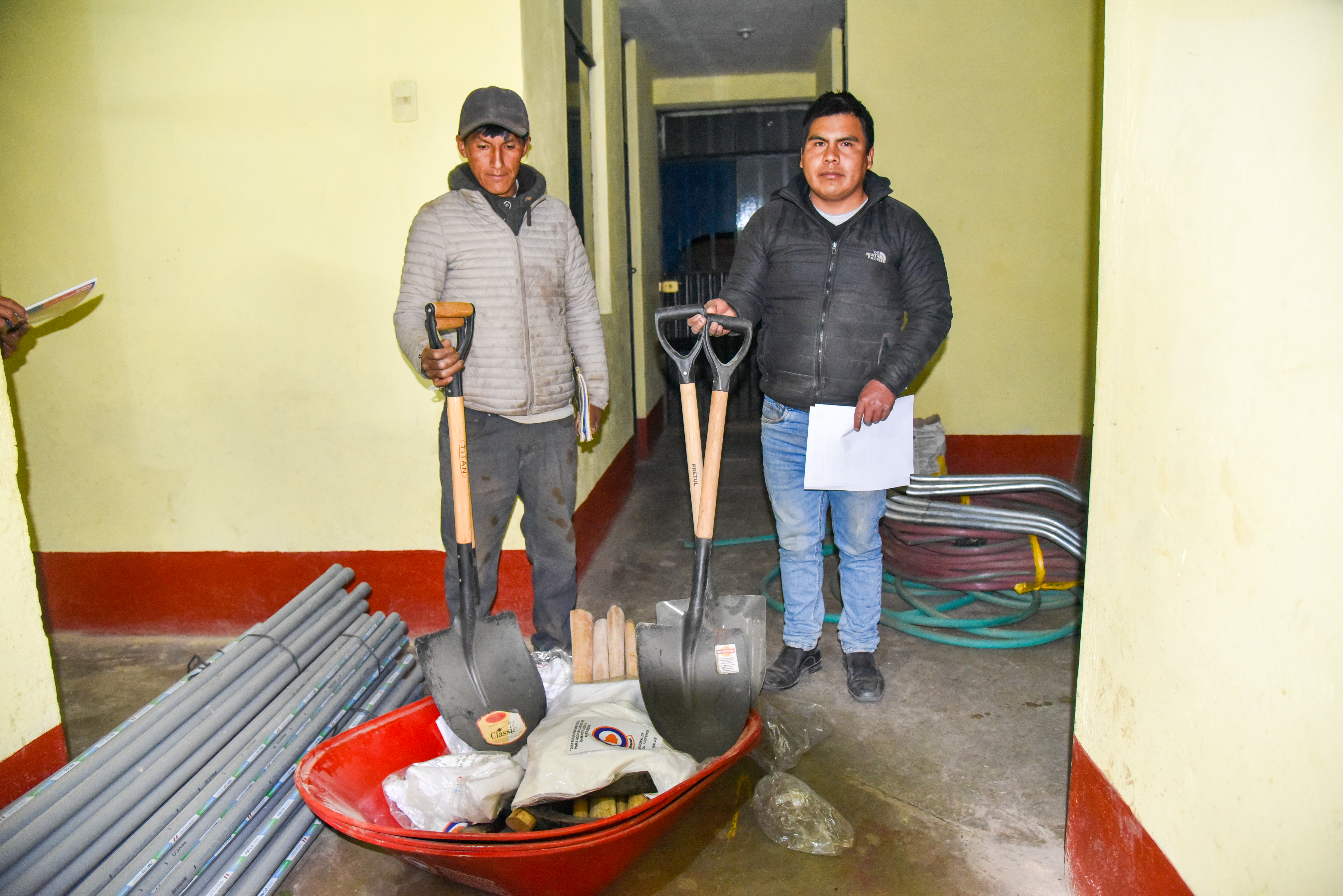 Imagen de la entrega de bienes