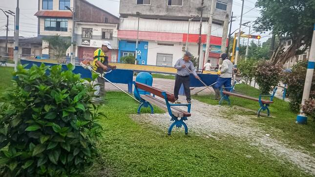 Muni Belén a través la Sub Gerencia de Participación Vecinal realizó una exhaustiva labor de limpieza en la Plaza Cardozo