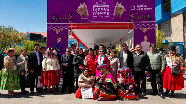 Municipalidad de Puno presente en la gran inauguración de la Feria innova alpaca 2024