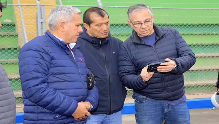 certificar el campo deportivo del estadio Julio Lores ColΓ‘n