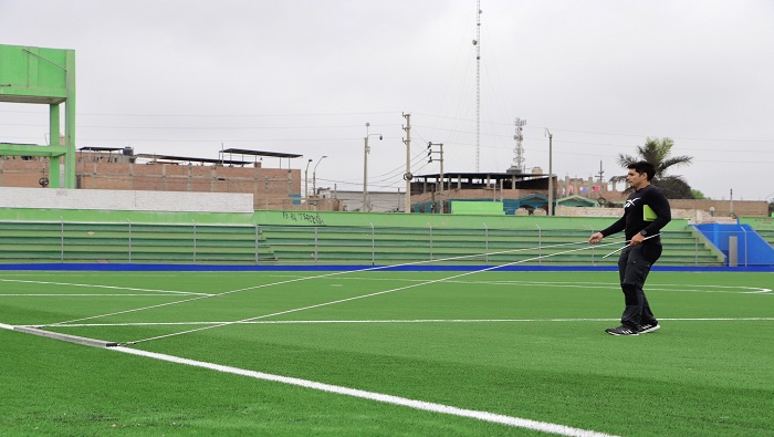 certificar el campo deportivo del estadio Julio Lores ColΓ‘n