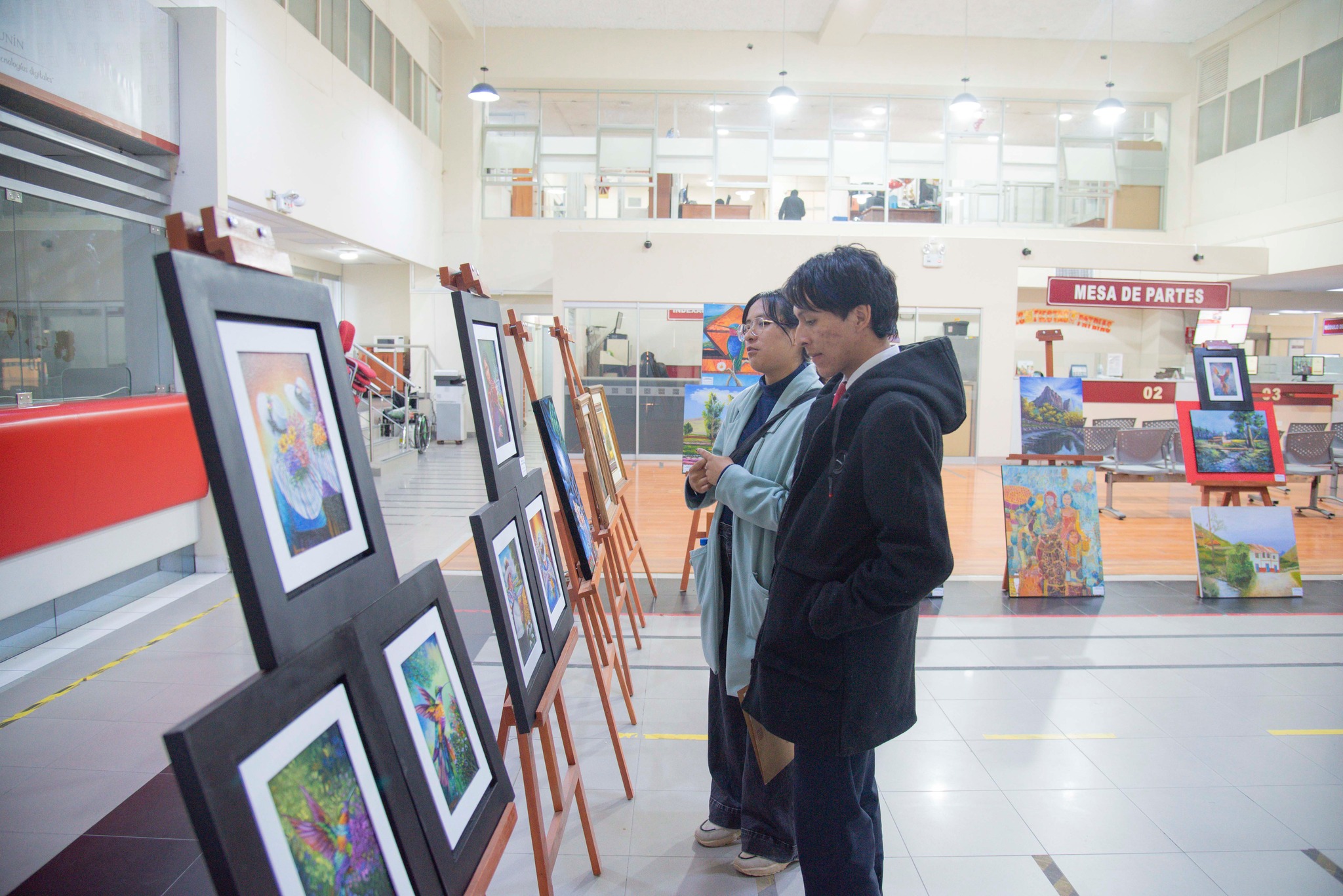 Artistas plásticos participaron en muestra pictórica y fotográfica