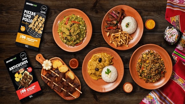 Archivo jpg del equipo de la foodtech Peruvian Veef con sus productos 