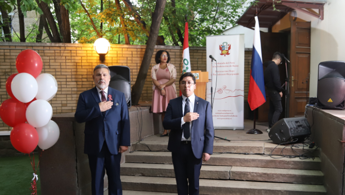 Comunidad peruana en Moscú celebra la independencia con una ceremonia de pago a la tierra