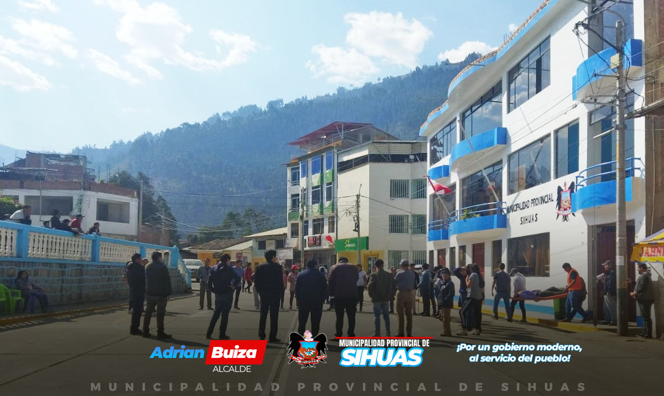 💠PARTICIPACIÓN EN EL SIMULACRO NACIONAL
En horas de la tarde, los trabajadores de la Municipalidad Provincial de Sihuas participaron activamente en el Simulacro Nacional 2024, junto con la Subprefectura Provincial, la Comisaría Sectorial Sihuas - PNP y el Hospital de Apoyo Sihuas.
Este ejercicio que subraya la importancia de estar preparados ante emergencias, tuvo coordinación previa con el área de Defensa Civil.
¡Defensa Civil es tarea de todos!