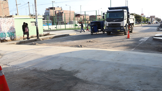 Continua con la instalación de reductores de Velocidad (rompemuelles) en Huarmey.