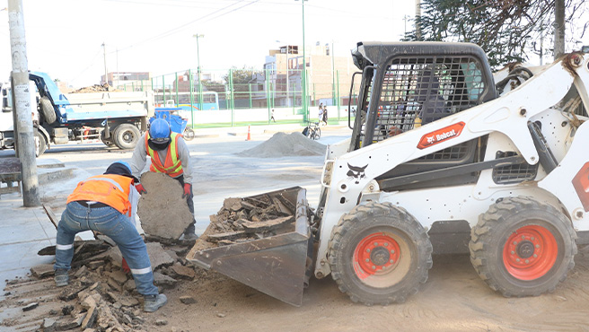 Continua con la instalación de reductores de Velocidad (rompemuelles) en Huarmey.
