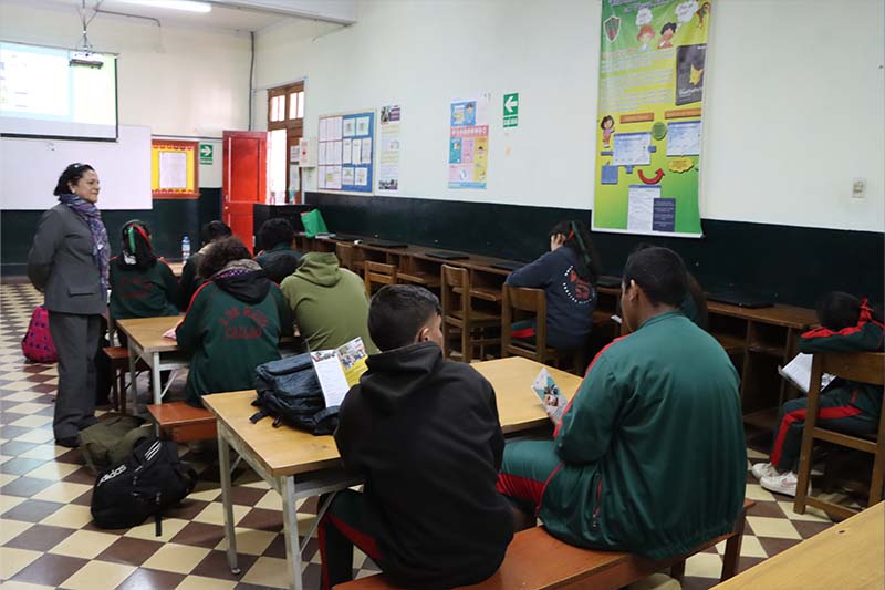 Magistrada Julia Vivero Diez dictó charla de sensibilización a escolares del colegio 2 de Mayo quienes aspiran a ser jueces de paz escolar