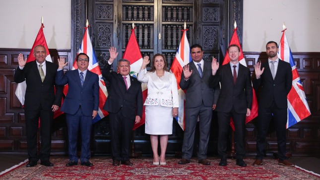 Histórico: Perú y Reino Unido firman contrato para hacer realidad Nuevo Hospital Regional de Trujillo