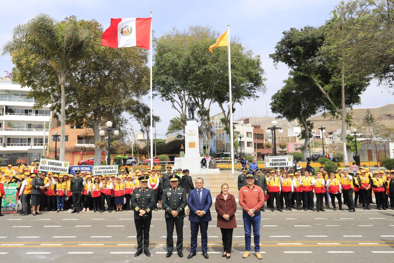 Juraron como nuevos integrantes de Juntas Vecinales y Redes de Cooperantes, en ceremonia liderada por el ministro Juan José Santiváñez.