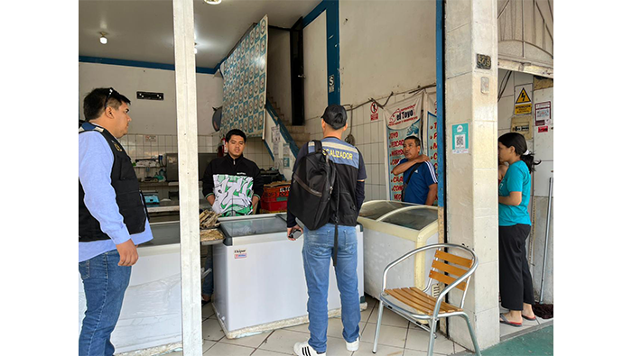 Intervención a establecimiento por malos olores.