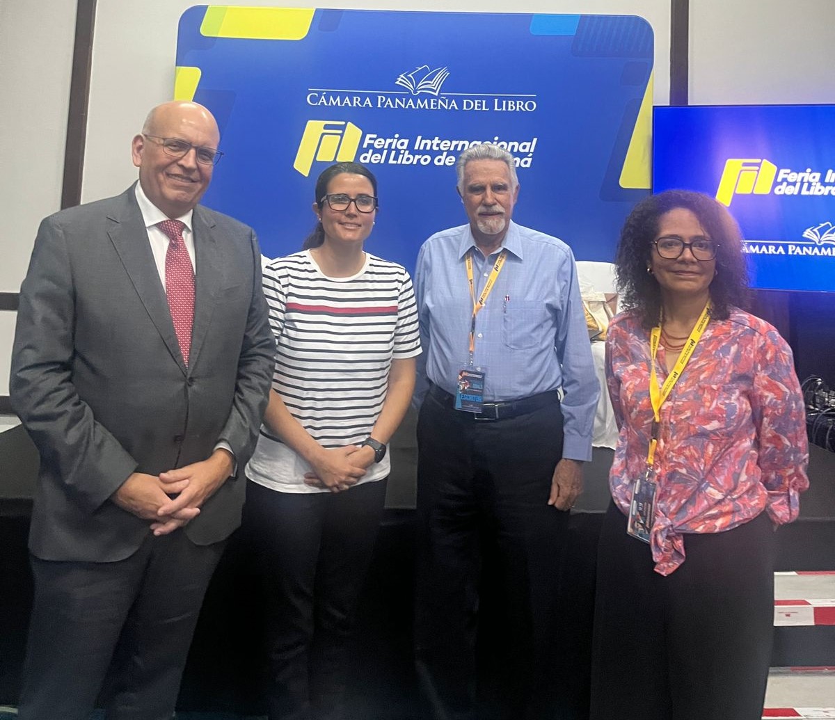 Embajador Mario López Chávarri / Escritora peruana, María José Caro